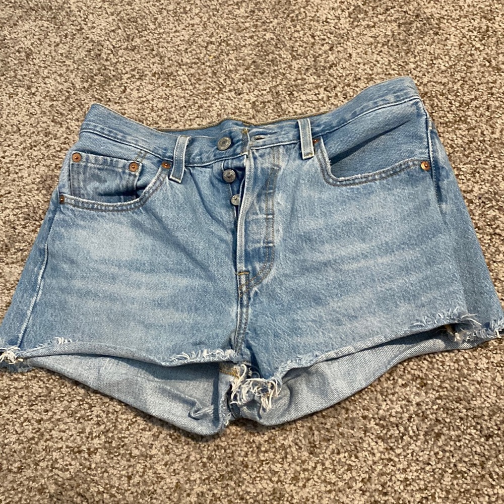 Womens Levi high waisted shorts